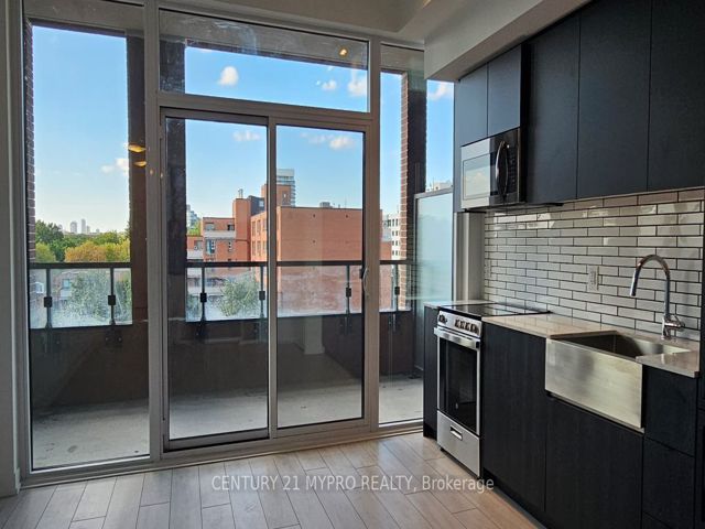 423 - 270 Dufferin St