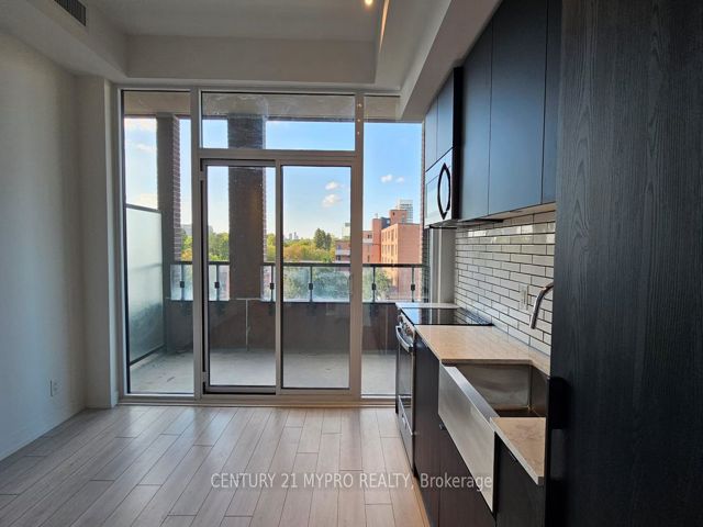423 - 270 Dufferin St