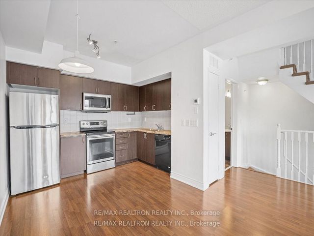 206 - 25 Richgrove Dr