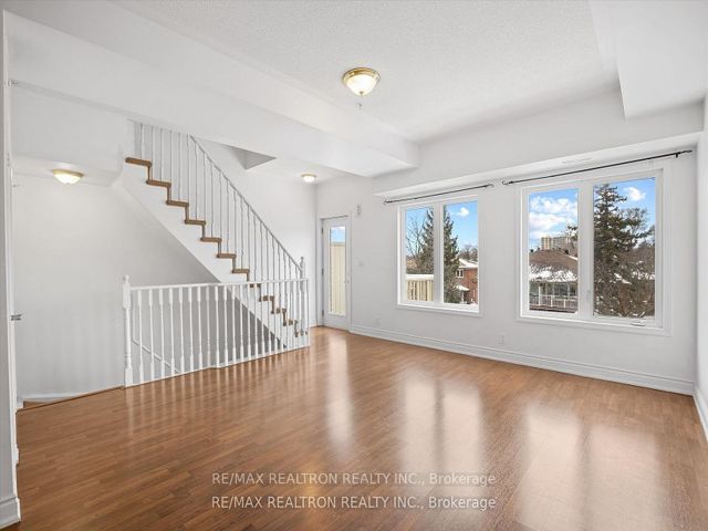 206 - 25 Richgrove Dr
