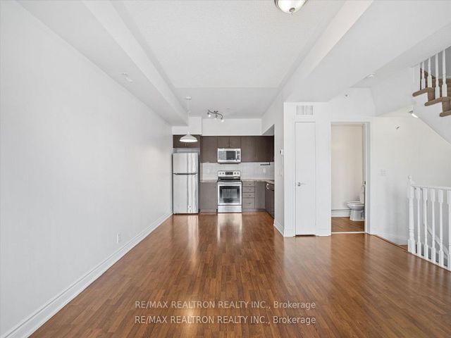 206 - 25 Richgrove Dr