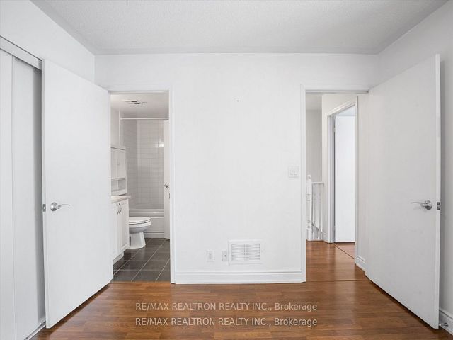 206 - 25 Richgrove Dr