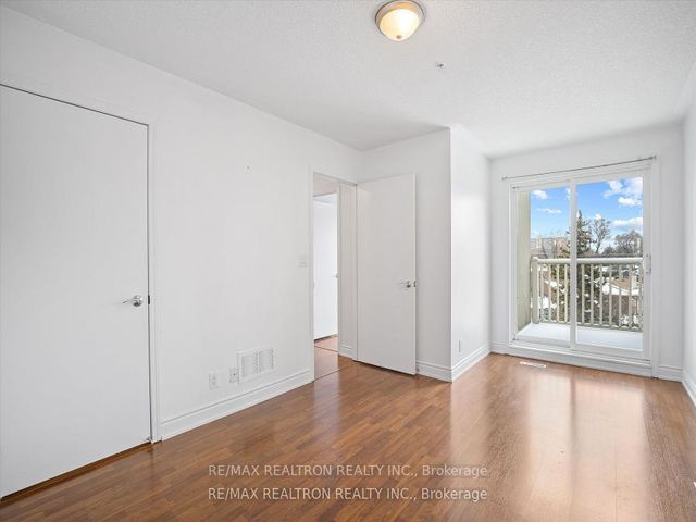 206 - 25 Richgrove Dr