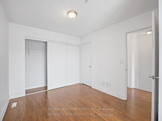 206 - 25 Richgrove Dr