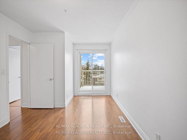 206 - 25 Richgrove Dr