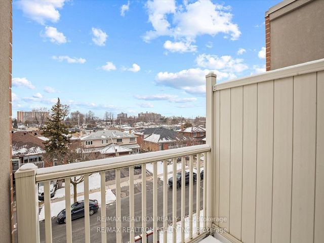 206 - 25 Richgrove Dr