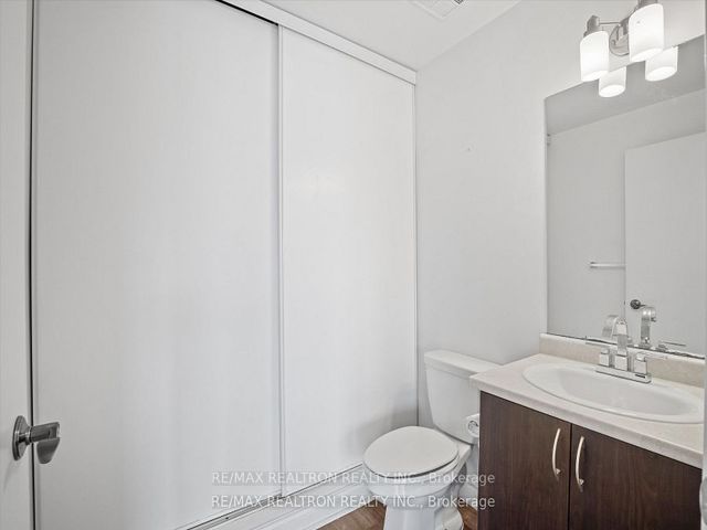 206 - 25 Richgrove Dr