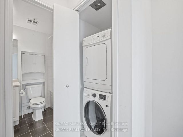 206 - 25 Richgrove Dr