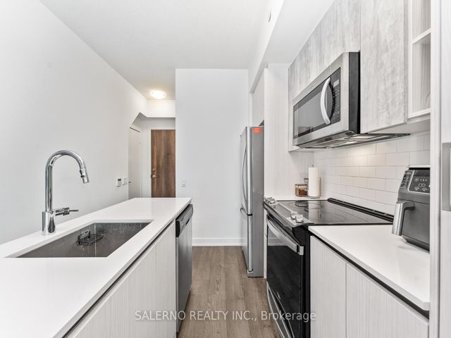 111 - 251 Manitoba St
