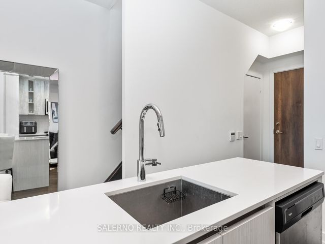 111 - 251 Manitoba St