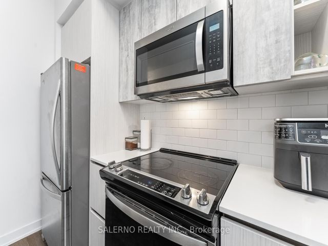 111 - 251 Manitoba St