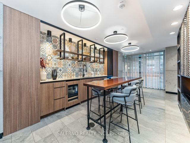 111 - 251 Manitoba St