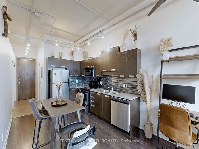 1215 - 2 Fieldway Rd