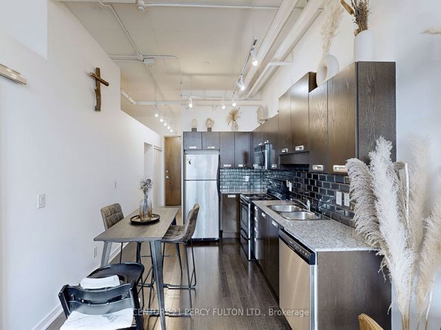 1215 - 2 Fieldway Rd