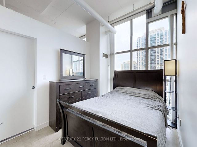 1215 - 2 Fieldway Rd