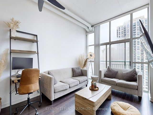 1215 - 2 Fieldway Rd