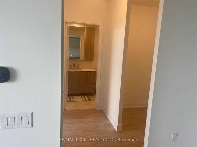 1103 - 65 Annie Craig Dr