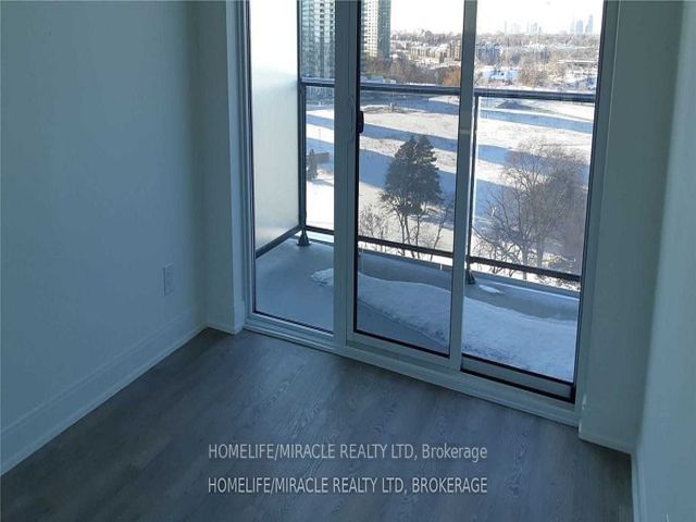 1001 - 70 Annie Craig Dr
