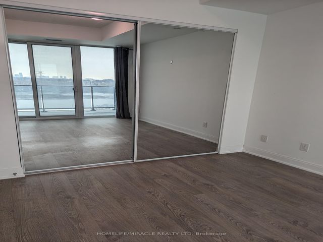1001 - 70 Annie Craig Dr
