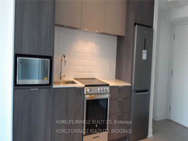 1001 - 70 Annie Craig Dr