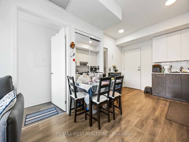 307 - 165 Canon Jackson Dr