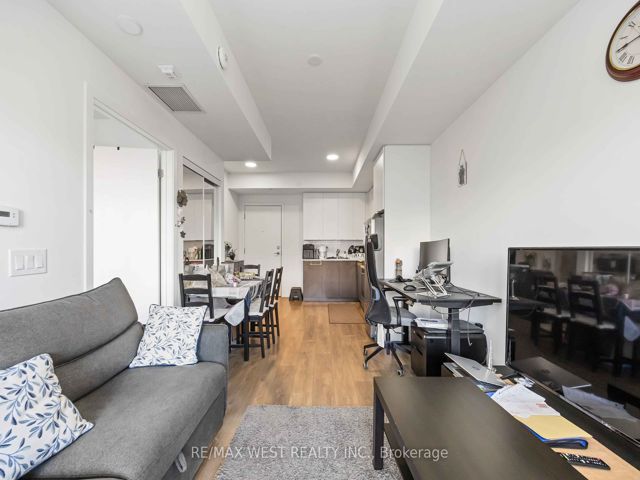 307 - 165 Canon Jackson Dr