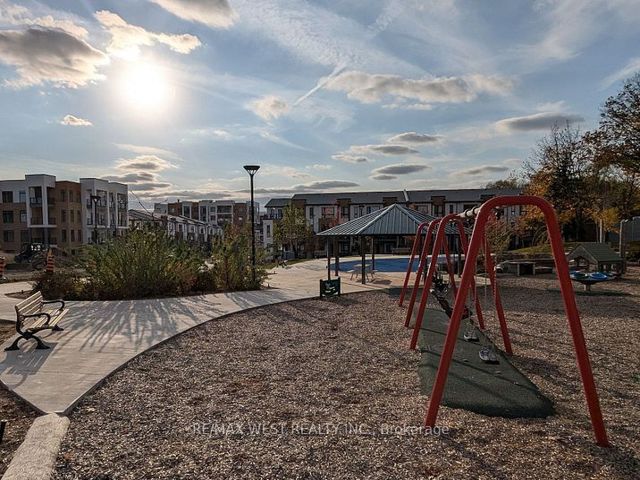307 - 165 Canon Jackson Dr