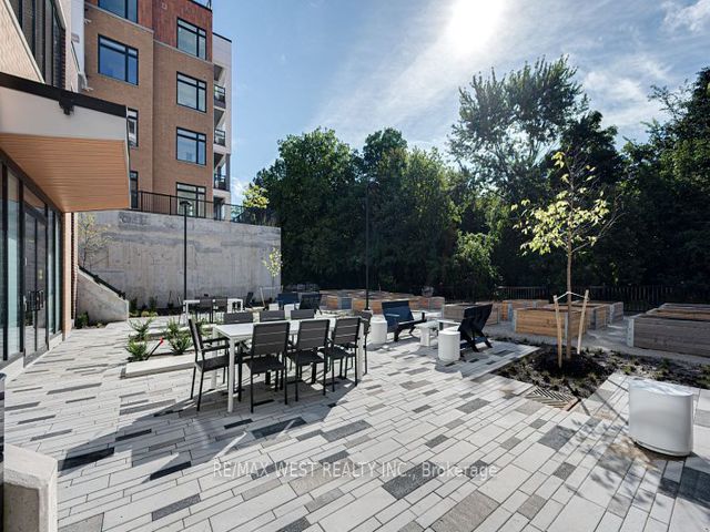 307 - 165 Canon Jackson Dr