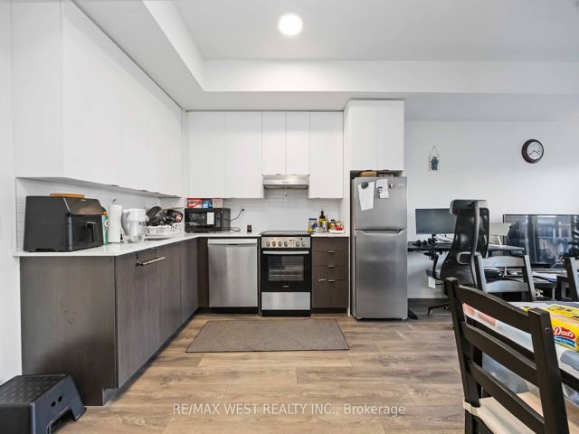 307 - 165 Canon Jackson Dr
