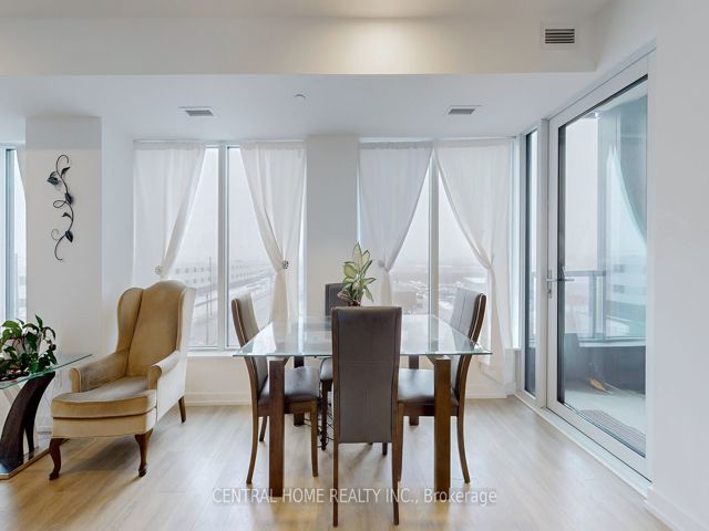 626 - 1100 Sheppard Ave W