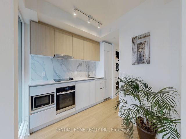 626 - 1100 Sheppard Ave W