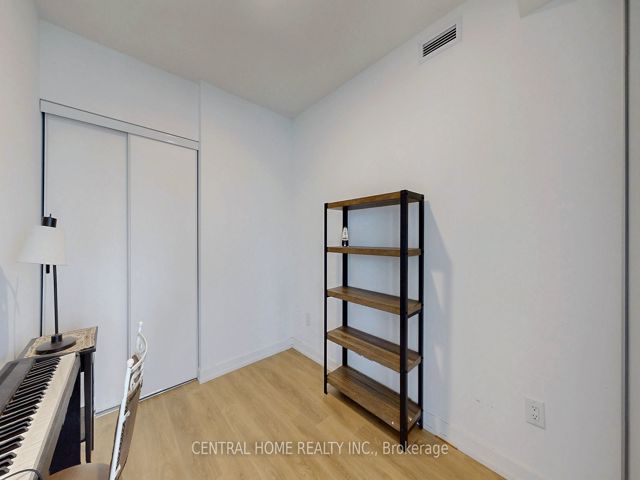 626 - 1100 Sheppard Ave W