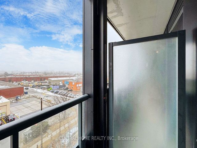 626 - 1100 Sheppard Ave W