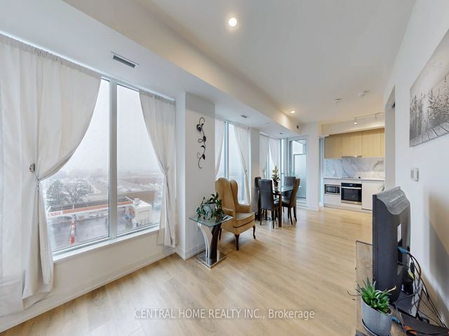 626 - 1100 Sheppard Ave W