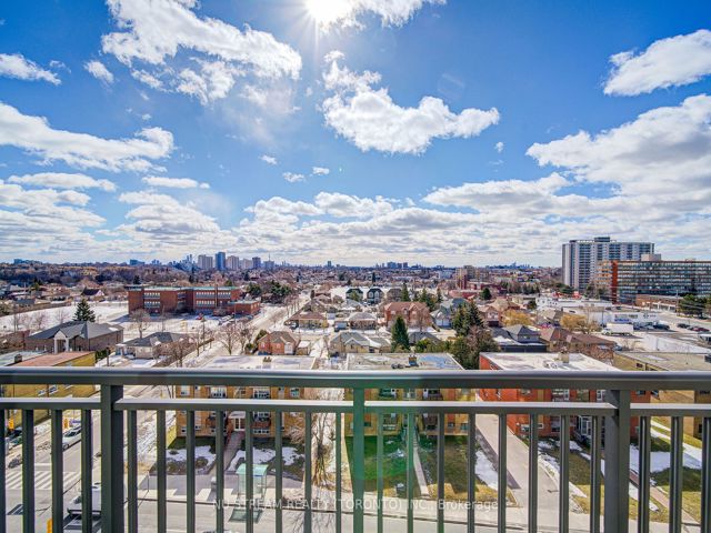 812 - 800 Lawrence Ave W