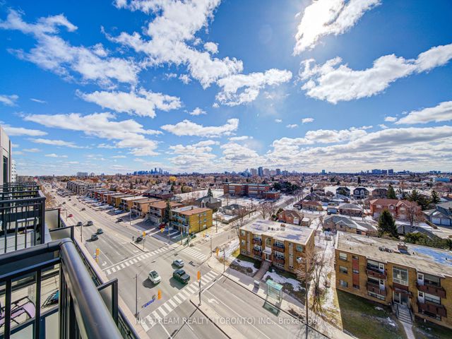 812 - 800 Lawrence Ave W