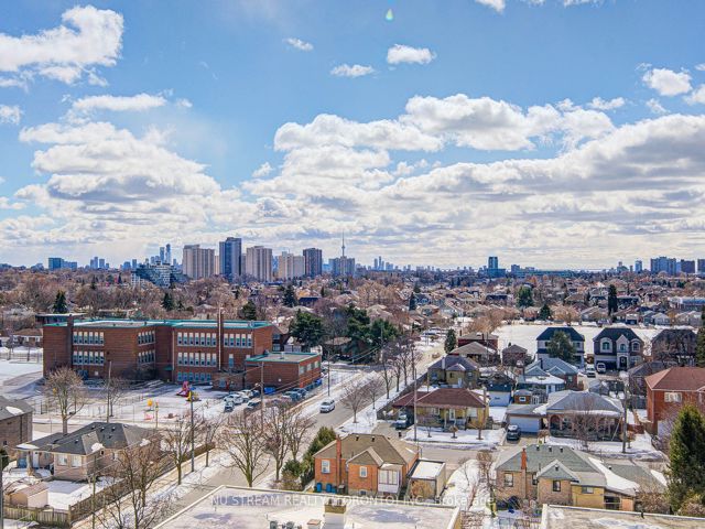 812 - 800 Lawrence Ave W