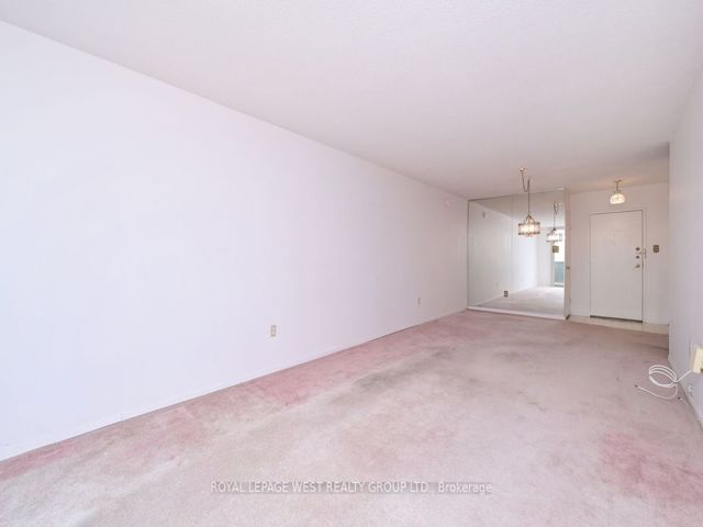 1005 - 299 Mill Rd