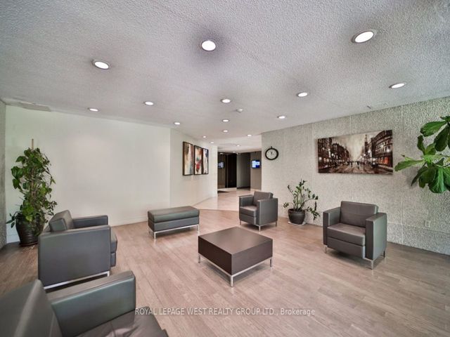 1005 - 299 Mill Rd