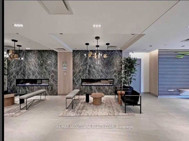 914 - 50 George Butchart Dr