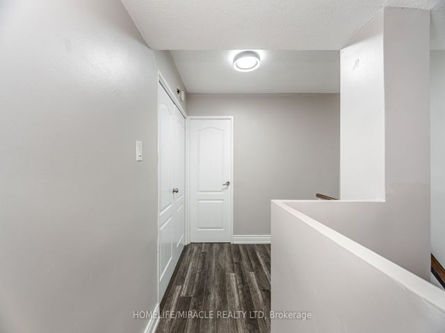 111 - 2 Valhalla Inn Rd