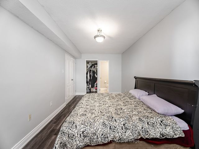 111 - 2 Valhalla Inn Rd