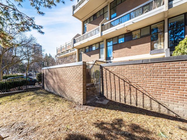 111 - 2 Valhalla Inn Rd
