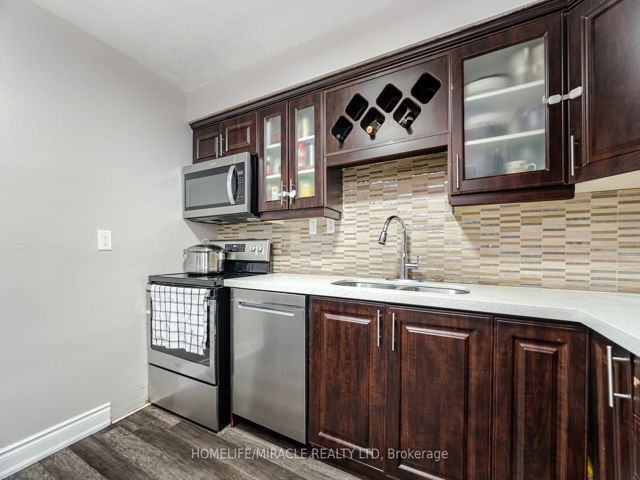 111 - 2 Valhalla Inn Rd