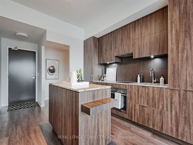 612 - 1990 Bloor St W