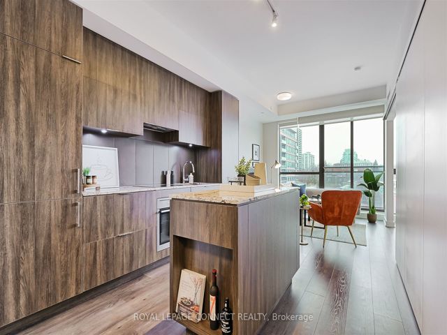 612 - 1990 Bloor St W