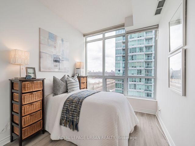 1205 - 1910 Lakeshore Blvd W