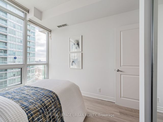 1205 - 1910 Lakeshore Blvd W