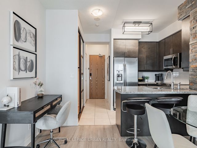 1205 - 1910 Lakeshore Blvd W