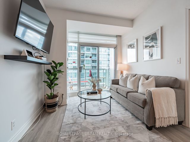 1205 - 1910 Lakeshore Blvd W